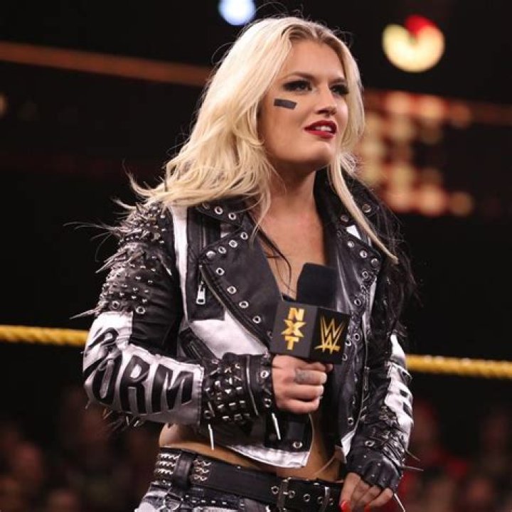 104 Hot Toni Storm Photos Ass and Bikini Pics