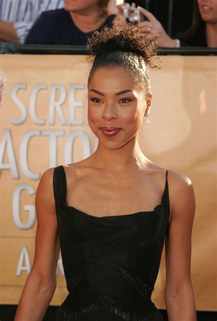 модул фотосесия монопол sophie okonedo bikini продължавам разшири