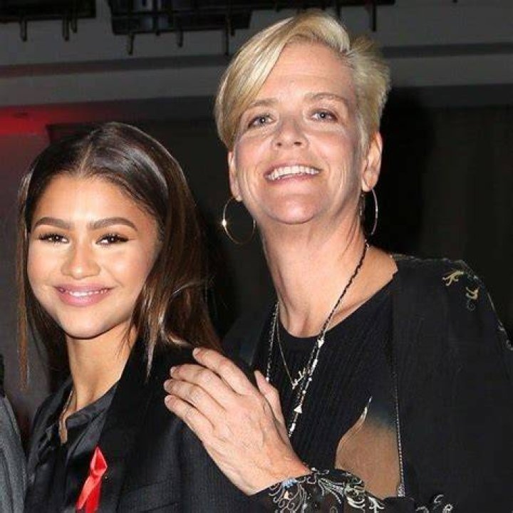 11 Facts About Claire Stoermer Zendaya's Mom [2023]