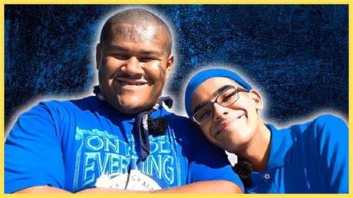 55 Crip Cmac vs His Own Hood, Pays The Price For Dissing Neighborhood