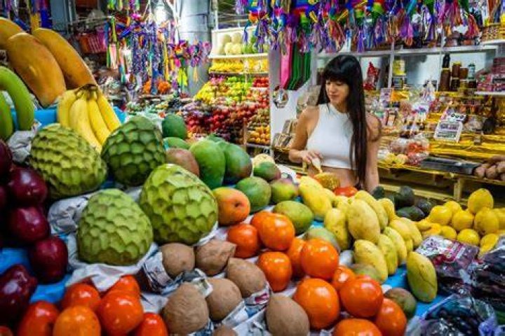 6 Best Markets in Mexico City to Shop & Eat