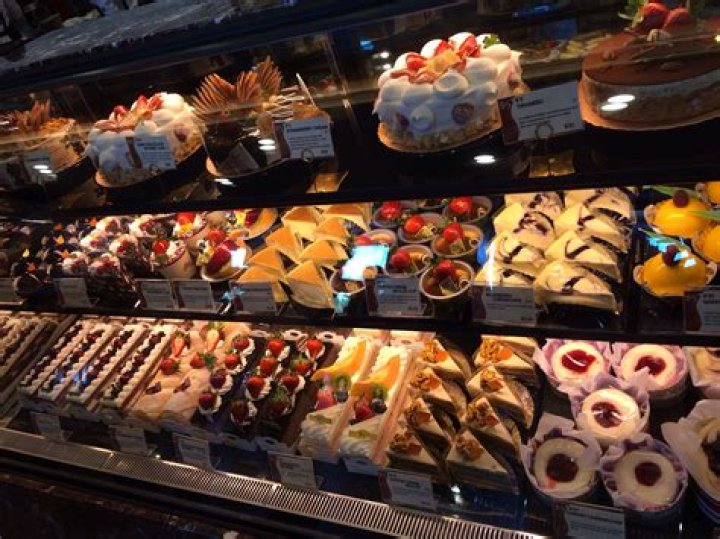 85 degrees bakery in Fremont. Bakery cafe, Food places, Pretty food