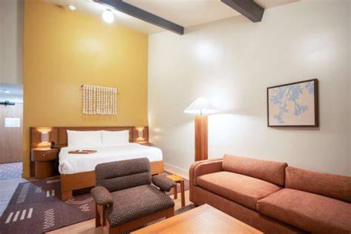 AAA Deluxe Suite at The Signature Condo Hotel, Las Vegas