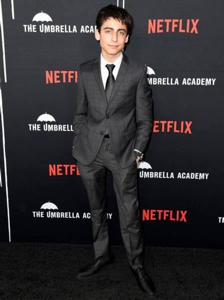 Aidan Gallagher Height Age Weight Wiki Biography Girlfriend & Net Worth