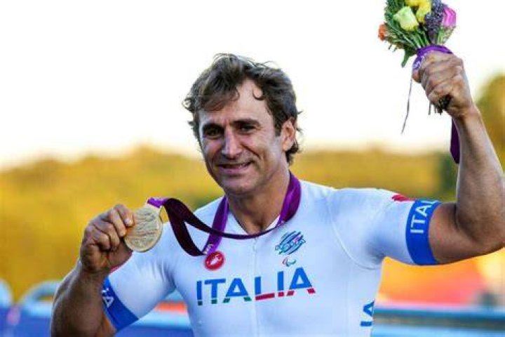 Alex Zanardi Niccol&ograve; Zanardi gli dedica un post su Instagram Bigodino