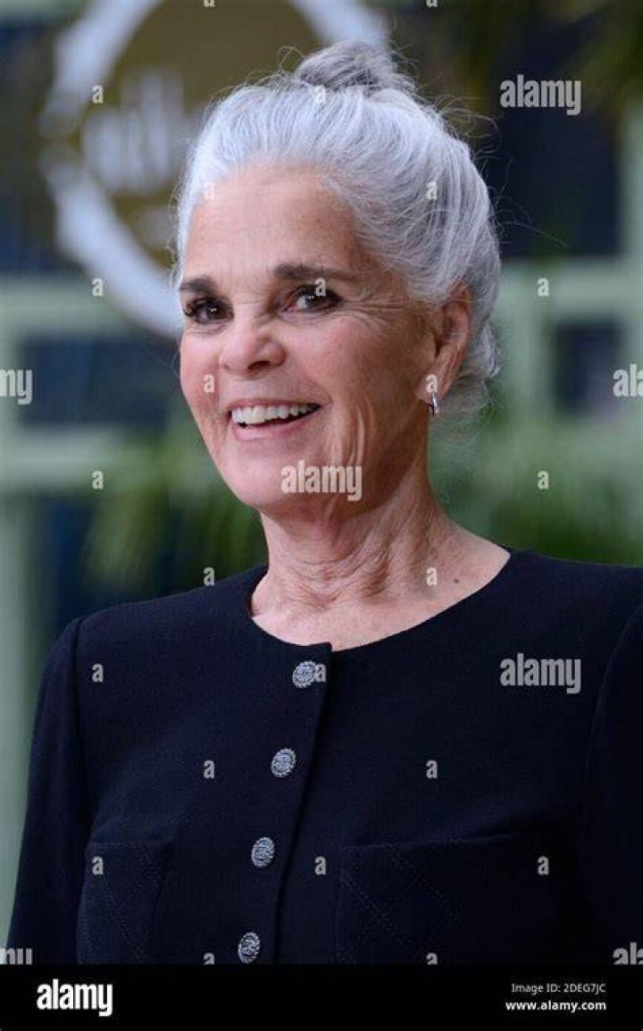 Ali MacGraw 2022 dating, net worth, tattoos, smoking