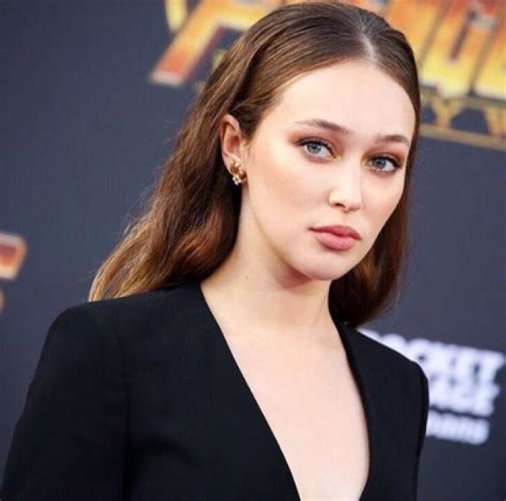 Alycia DebnamCarey Age, Net Worth, Relationship, Instagram, Wiki