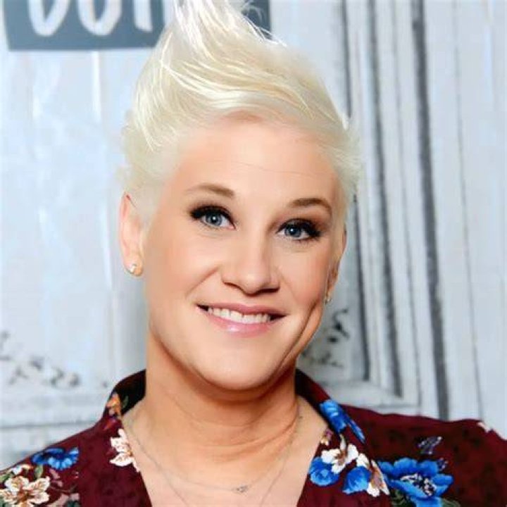 Anne Burrell Biography; Net Worth, Age, Quotes, Weight Loss And