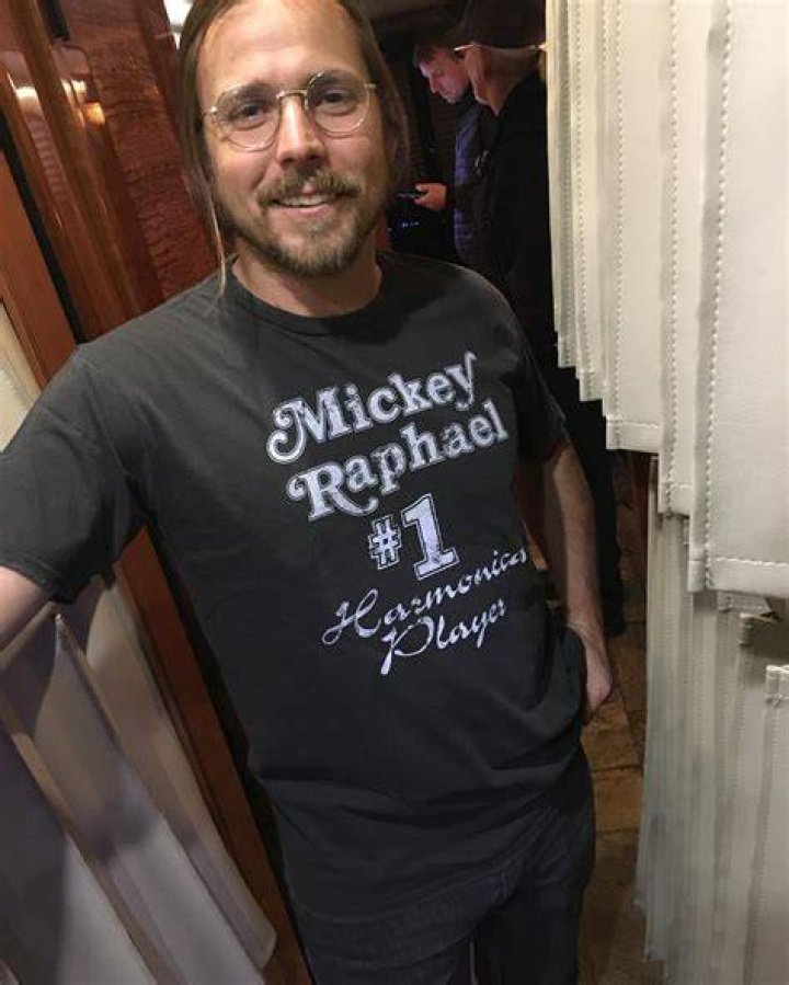 Another Mickey Raphael fan Lukas Nelson rocks 1 Harmonica Player