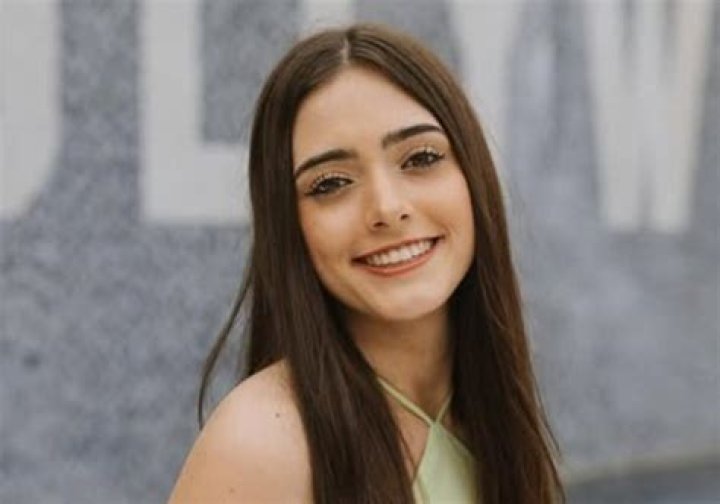 Ansley Spinks (Tiktok Star) Wiki, biograf&iacute;a, edad, novio, familia