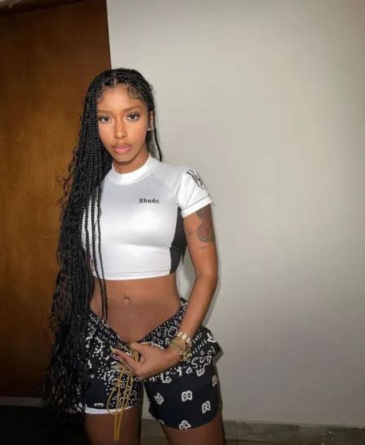 Ashley Burgos Age, Net Worth, Boyfriend, Career, Kids, Mother, Height