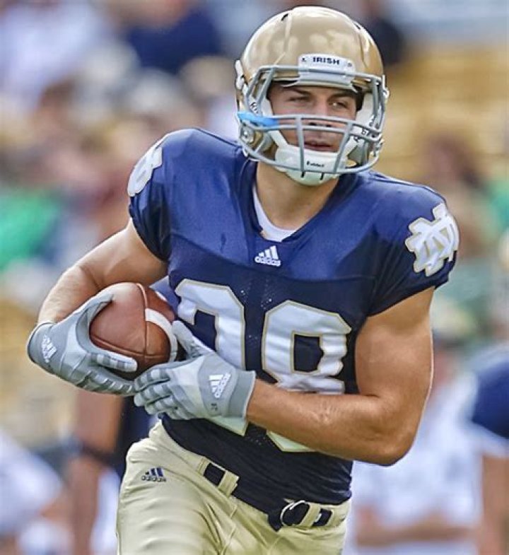 Austin Collinsworth Soccer boys, Football helmets, Notre dame