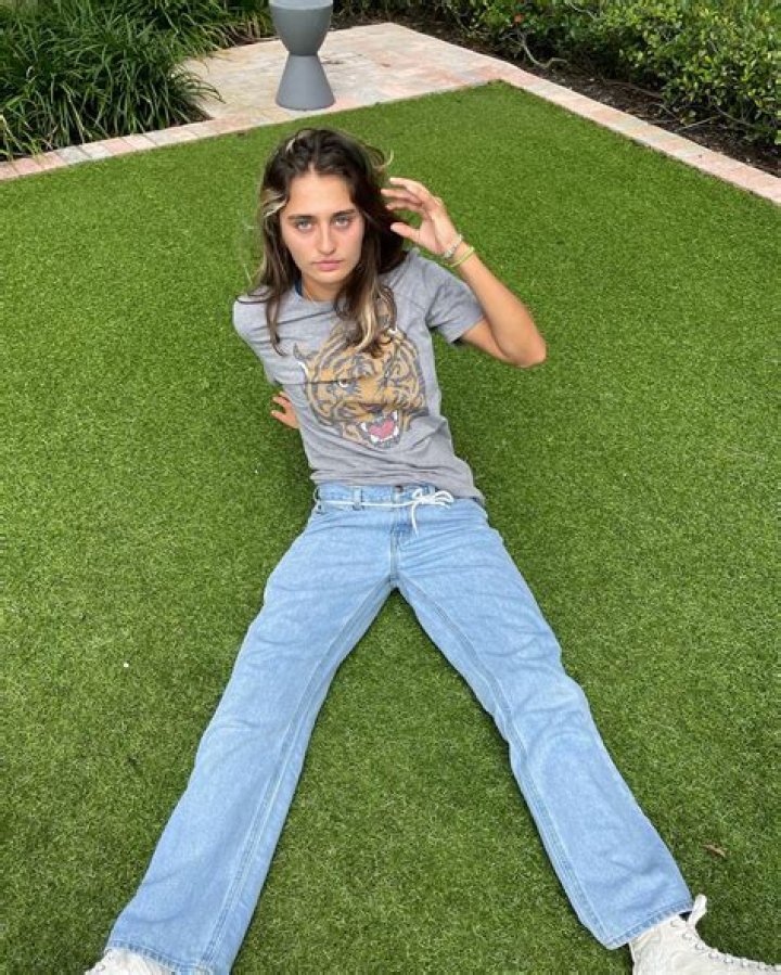 Avery Cyrus's Profile, Net Worth, Age, Height, Relationships, FAQs