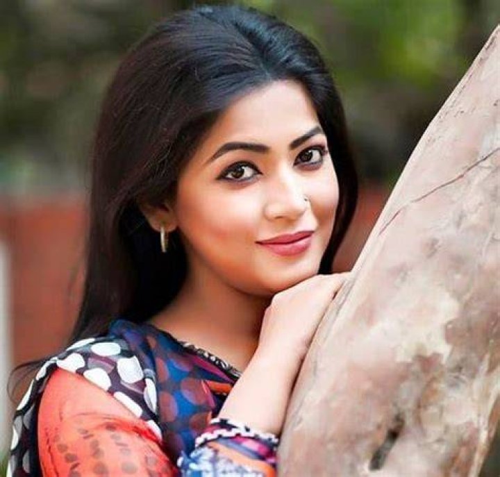 Bangladeshi Actress Azmeri Haque Badhon Bangladeshi Model Azmeri