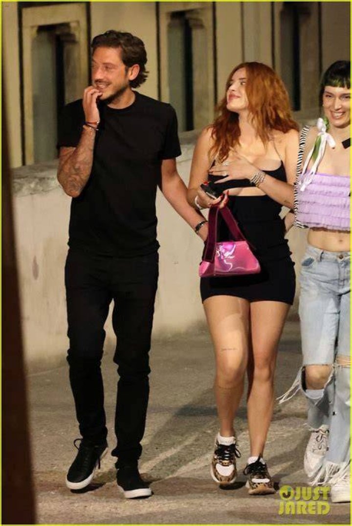 Bella Thorne Enjoys Night Out with Fiance Mark Emms! Photo 1380771