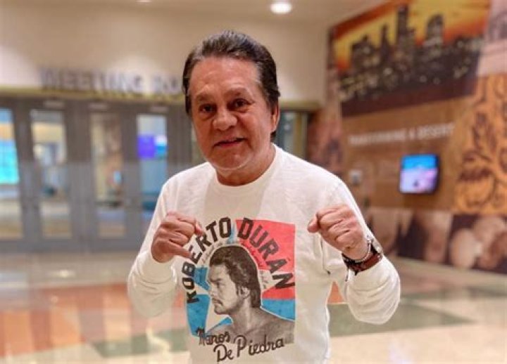 Boxing legend Roberto Duran discharged from hospital, knocks out COVID