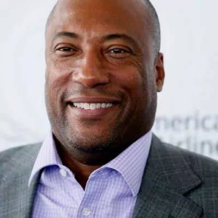 Byron Allen Bio, Wiki, Age, Height, Wife, Kids, Family, Comedy, Net Worth,