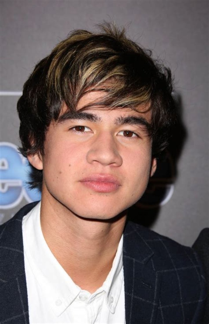 Calum Hood Net worth, House, Car, Salary, Single & Family 2018 Muzul