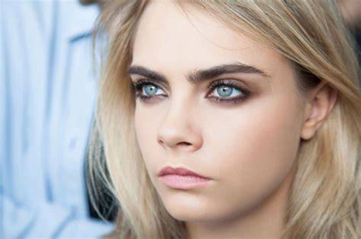 Cara Delevingne measurements, hair, eyes color. We know it all!