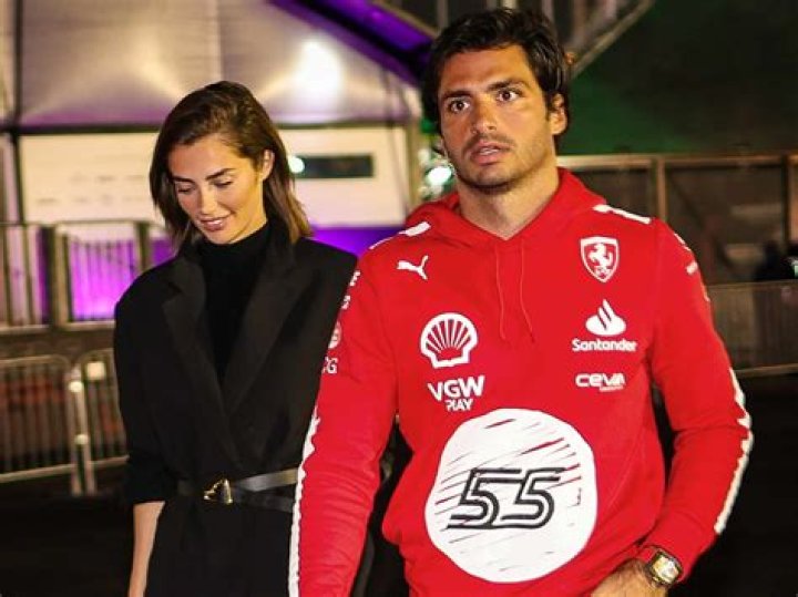 Carlos Sainz 2023 Girlfriend Everything To Know About Isabel Hernaez