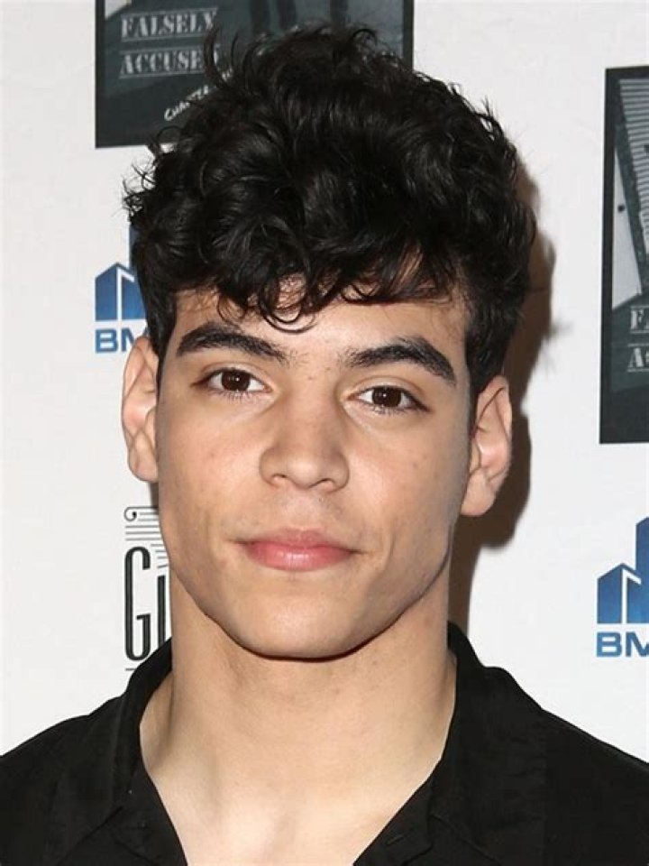Celebrities Aaron Dominguez, List best free movies Only Murders in the