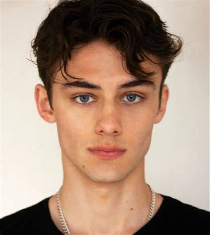 Christian Locke Age, Net Worth, Girlfriend, Family, Height and