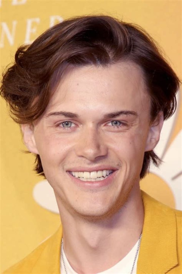 Christopher Briney Wiki, biography, age, height, girlfriend, parents