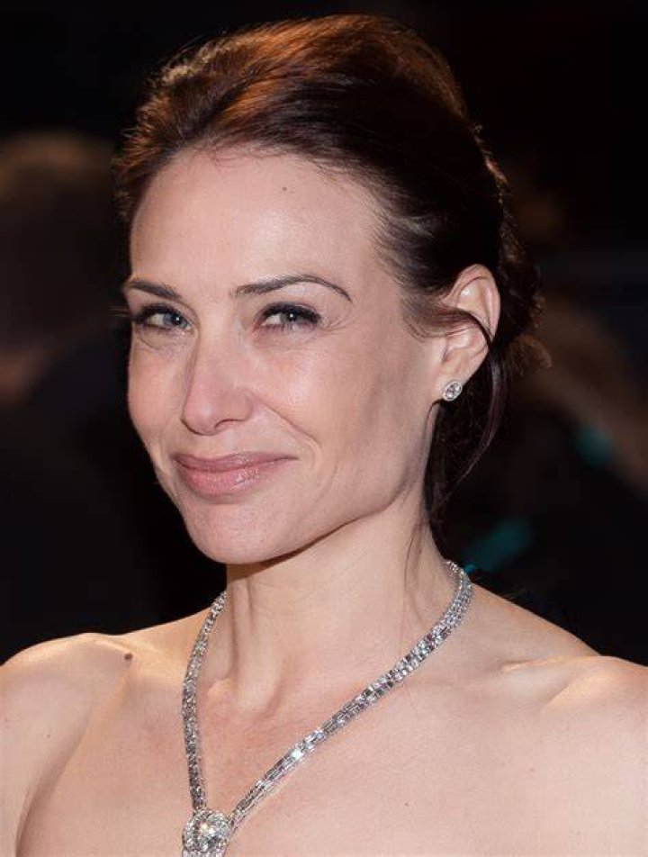 Claire Forlani Net Worth In 2023 Height, Property, And Wiki