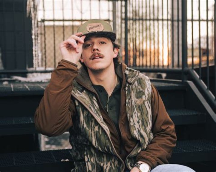 Country Music Standout Dylan Marlowe Drops His Latest Offering With