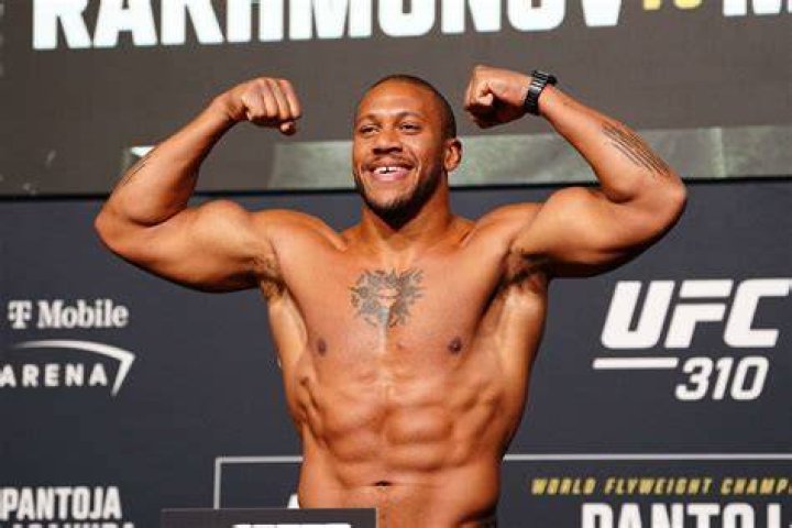 Cyril GANE Une seul combat en MMA et d&eacute;j&agrave; Champion