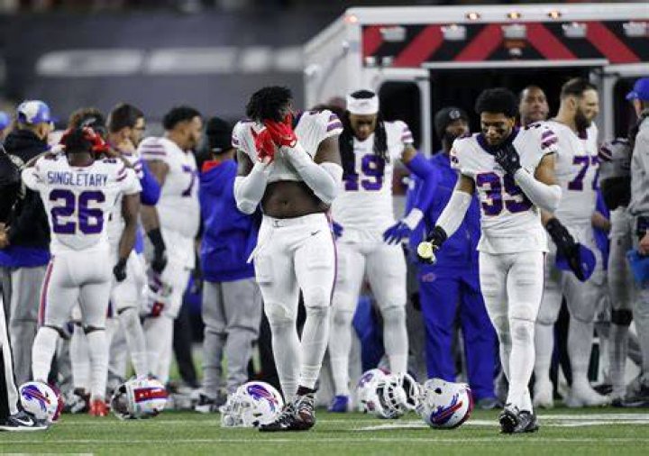 Damar Hamlin sends his heart and support to Bills from hospital for