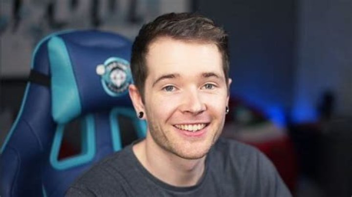 DanTDM Age, Net Worth and Social Media Influencer Profiles