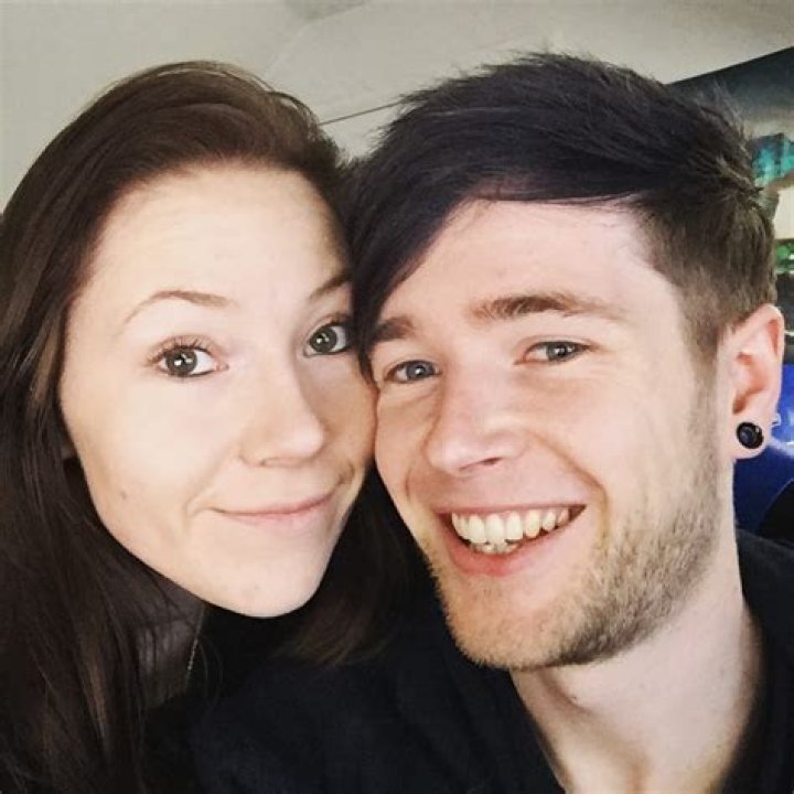 DanTDM Phone Number Wife, Net worth, House Address, Wiki 2022 Worth