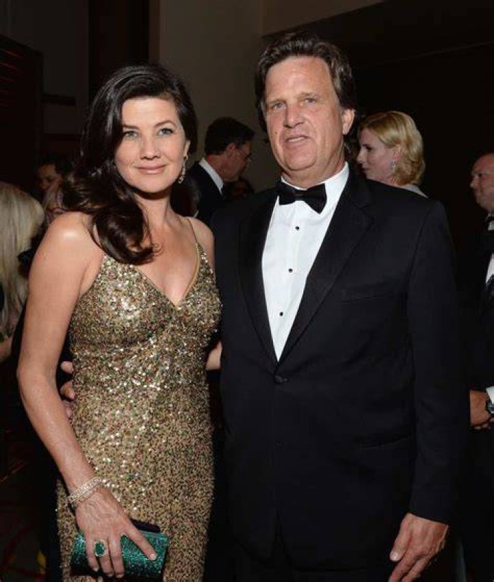 Daphne Zuniga Engaged to David Mleczko. Know Her Age, Net Worth, Past