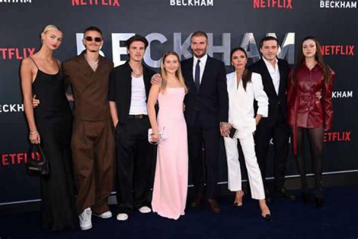 David Beckham v&agrave; 10 thảm họa thời trang trong qu&aacute; khứ David beckham