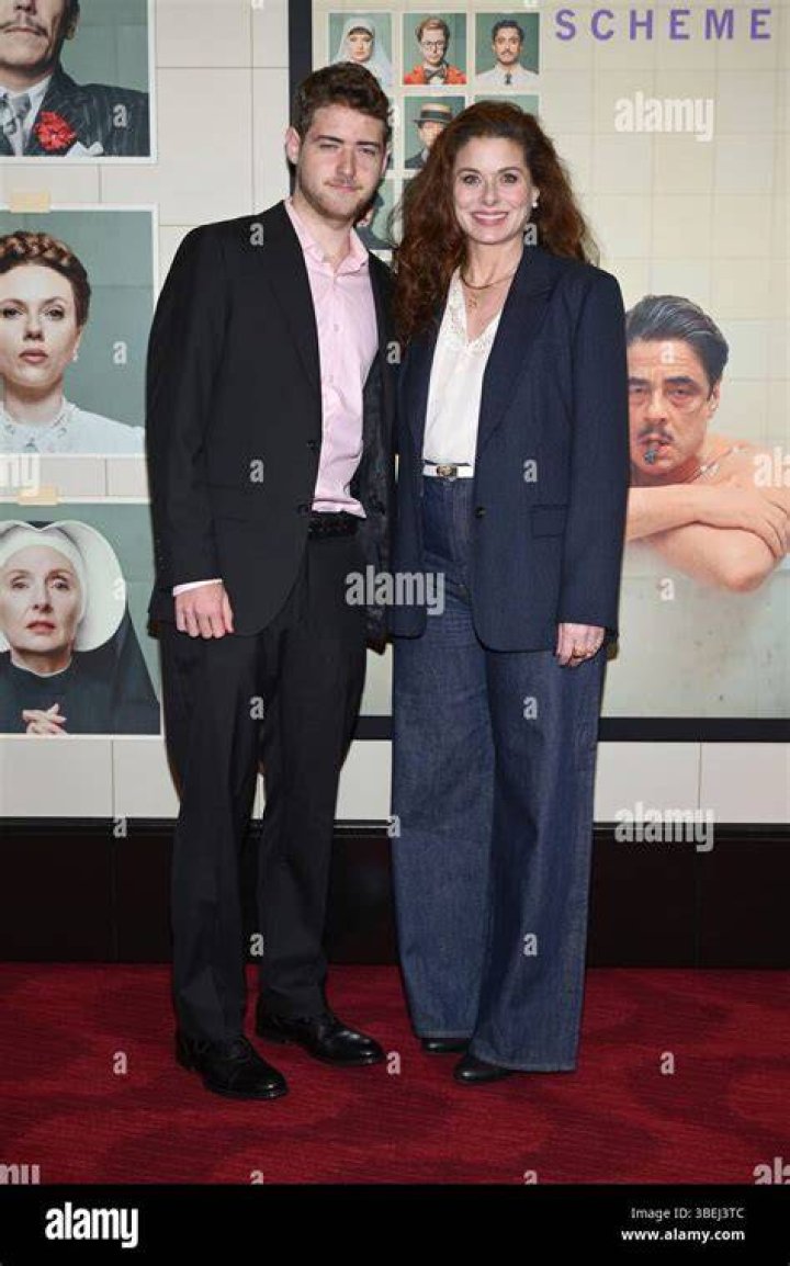 Debra messing and roman walker zelman hires stock photography and