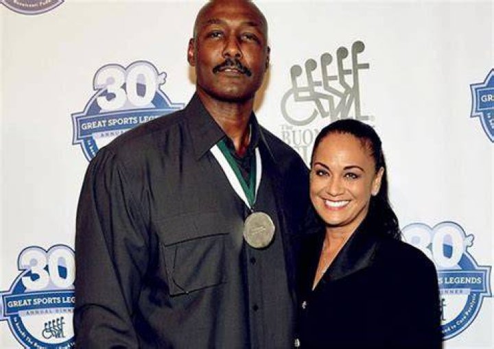 Demetress Bell Mom Karl Malone S Son Delivers Crushing Blocks For Lsu