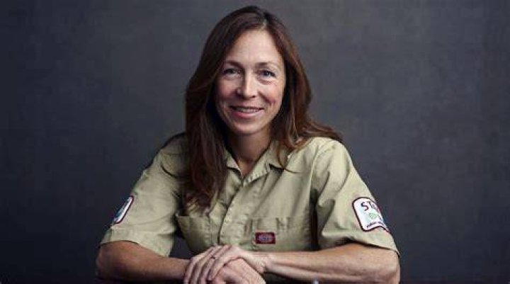Descubrir 46+ imagen dr michelle oakley net worth Thptnganamst.edu.vn