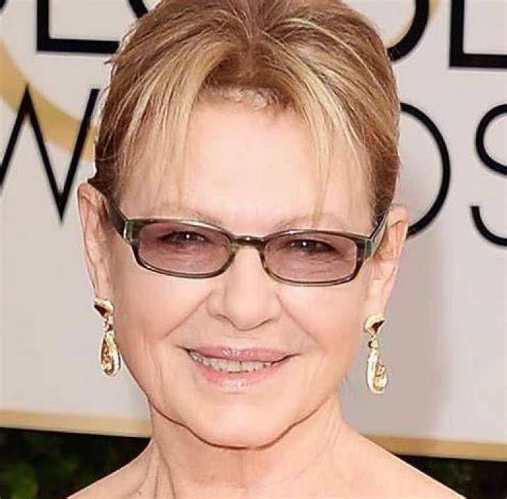Dianne Wiest Net Worth, Bio, Height, Family, Age, Weight, Wiki 2024