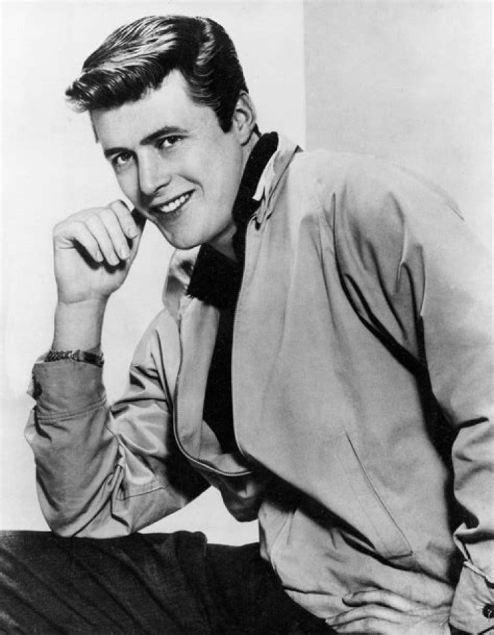 Edd Byrnes, Who Combed His Way to TV Stardom, Dies at 86 The New York