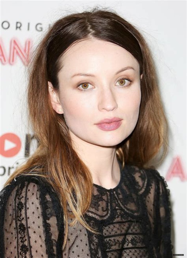 Emily Browning Fans Photo Emily browning, Emily, International film