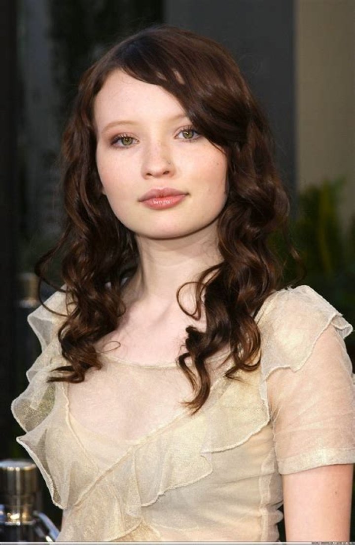 Emily Browning Makes a Beautiful Bride for Tom Hardy! Photo 685524