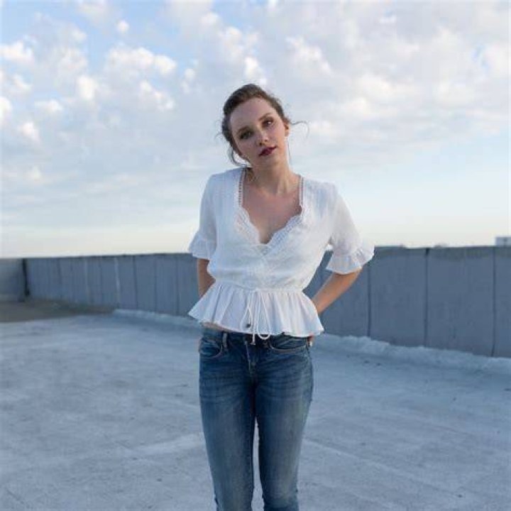 Emily James releases a spicy pop tune, entitled, &ldquo;Foreign Land&rdquo;