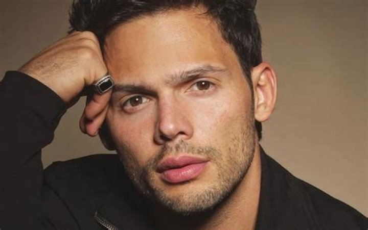 Emmanuel Palomares el actor a seguir en el 2021 Juan en vitrina
