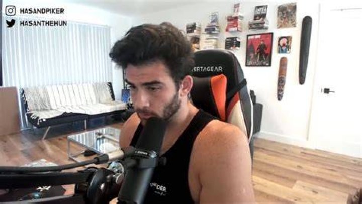 Eristocracy asks Hasanabi if he's single YouTube