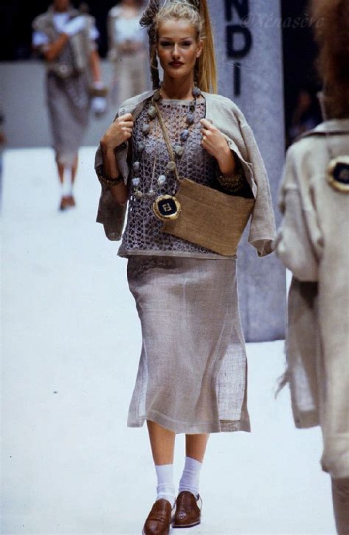 Fendi SS 1993 Look Fashion, 90s Fashion, Fashion Models, High Fashion