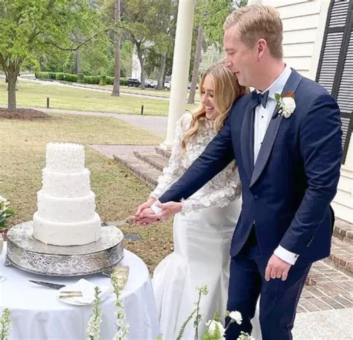 Hillary Vaughn Wedding, Age, Photos, Birthday, Instagram, Height