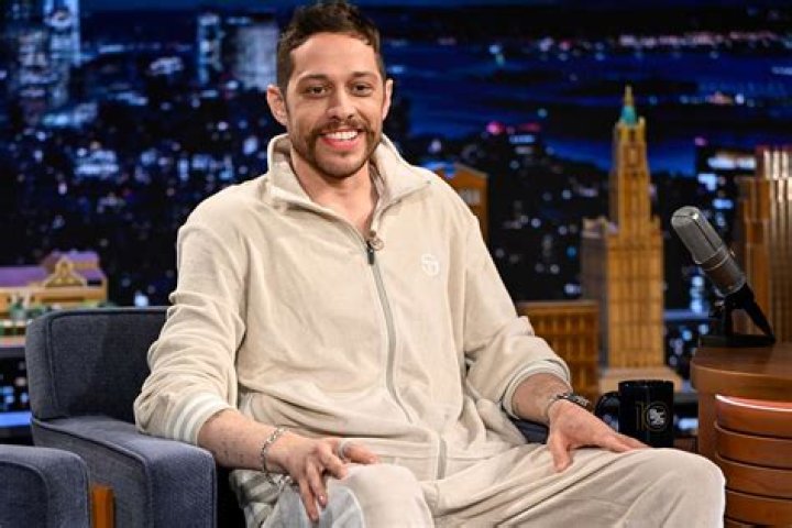 How does Pete Davidson score so many ladies? Dating expert reveals what