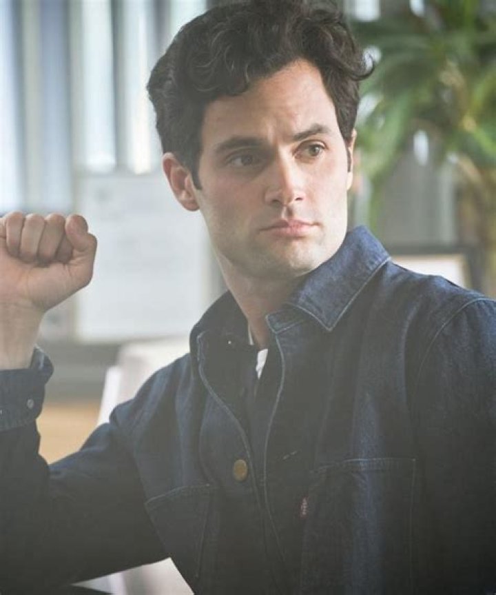 Is Joe Goldberg the ideal boyfriend that ALL women want? GirlsAskGuys
