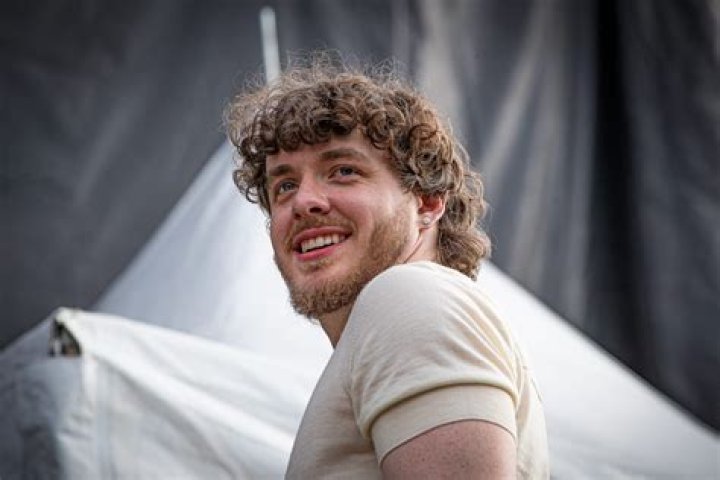 Jack Harlow explains why he hasn&rsquo;t &ldquo;had a single sip of alcohol in 2021&rdquo;